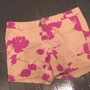 Floral pattern shorts 💐